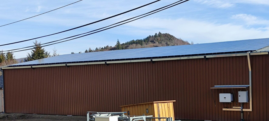 panneaux solaires sur hangar agricole