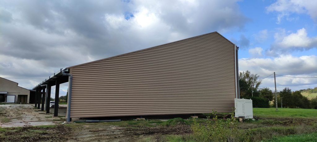 hangar agricole vu de profil