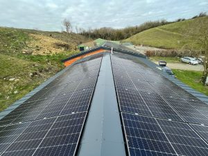 rénovation de toiture et pose de panneaux solaires