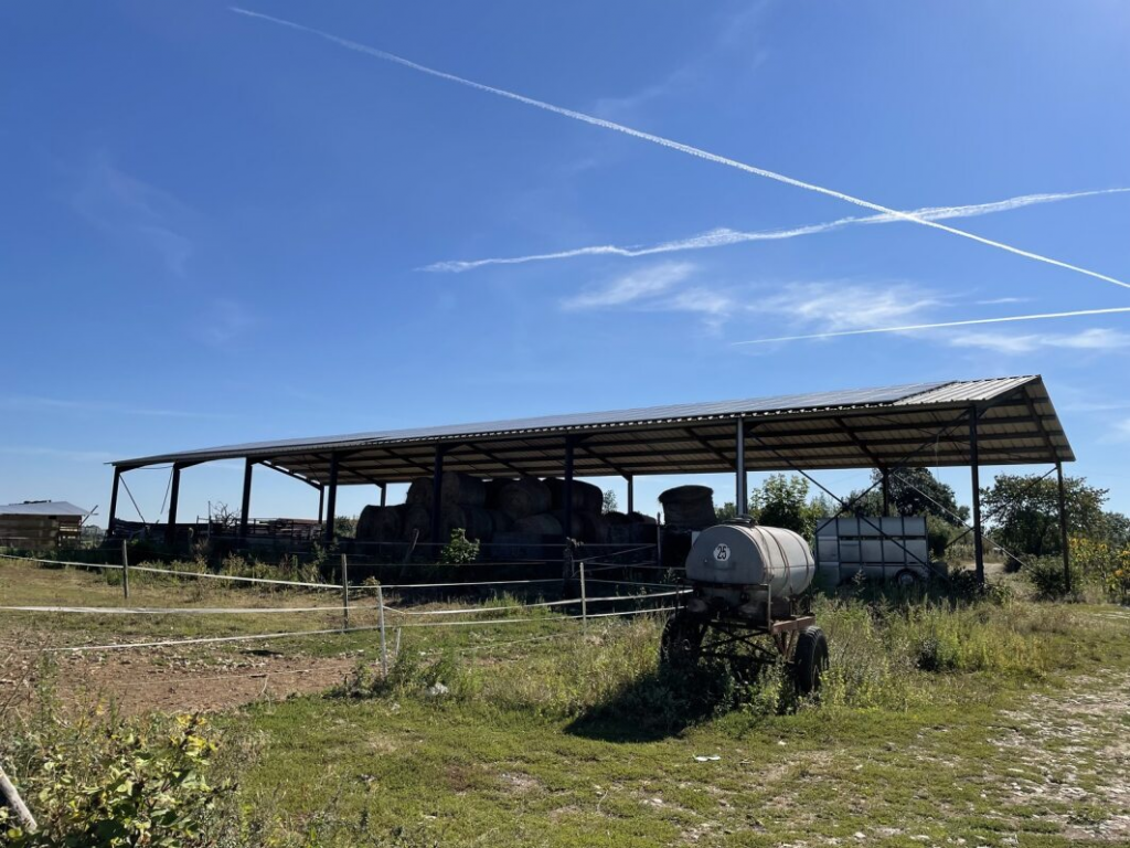 hangar stockage vue d'ensemble