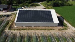 hangar agricole avec centrale solaire sur le toit