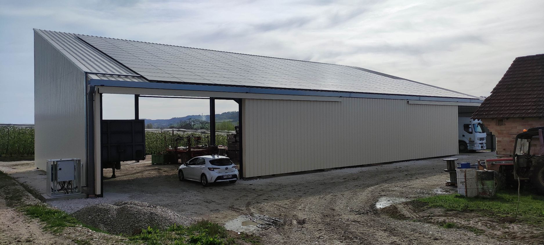 hangar agricole monopente vu de dos