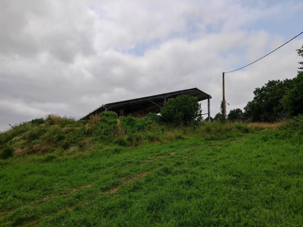 hangar agricole vu de profil