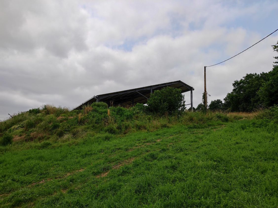 hangar agricole vu de profil