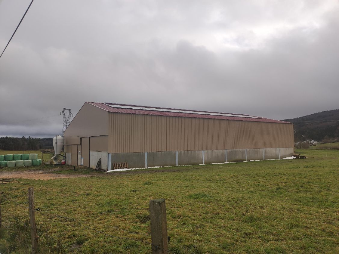 rénovation de toiture et installation d'une centrale solaire photovoltaïque