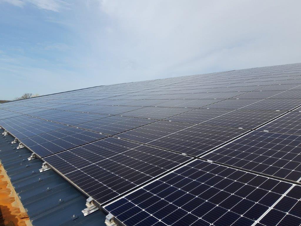 centrale solaire sur toiture rénovée