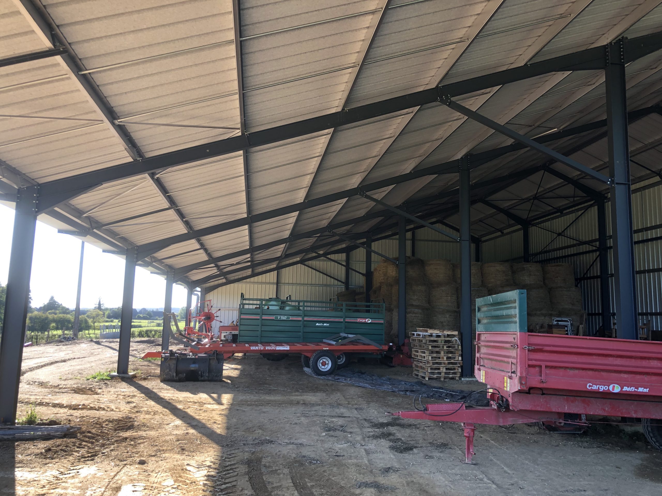 hangar agricole vu de l'intérieur