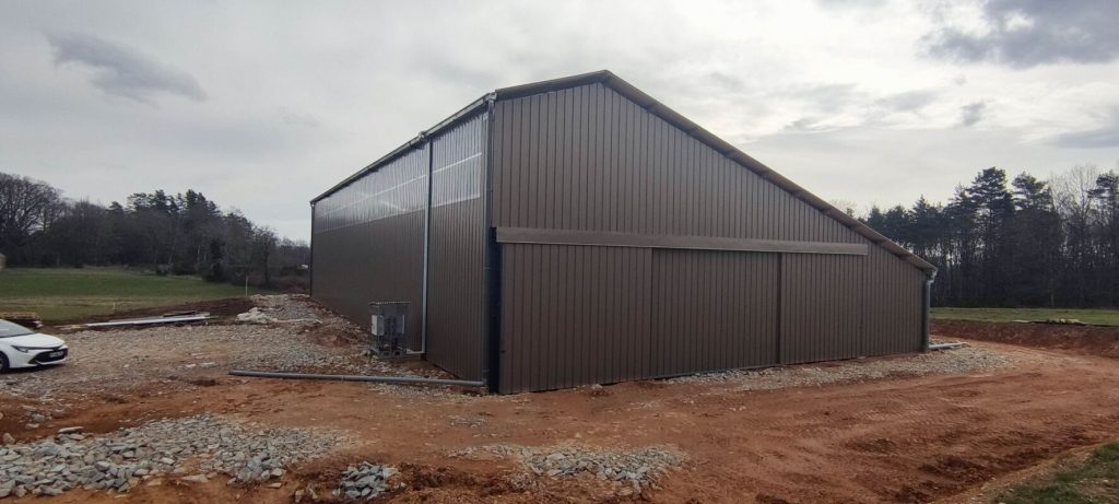 hangar agricole vu de profil