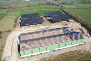 5 hangars agricoles solarisés