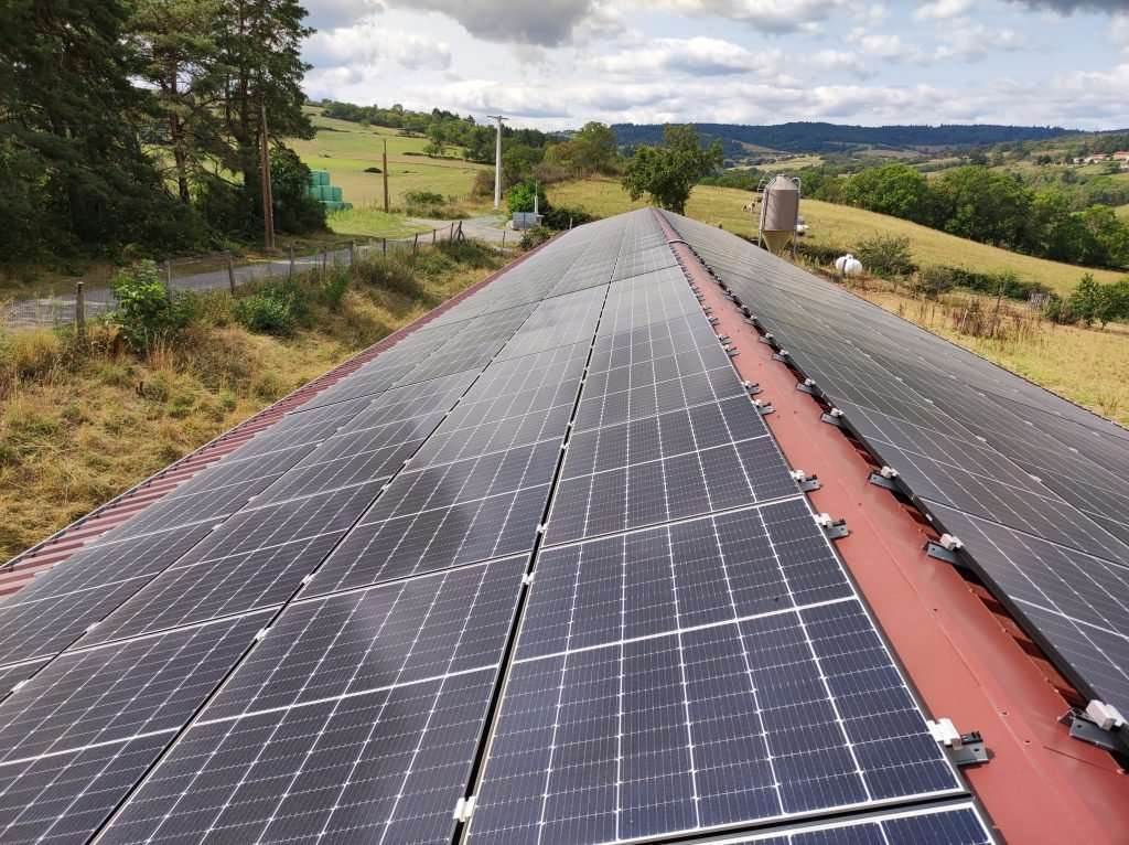 toiture de hangar agricole et panneaux solaires