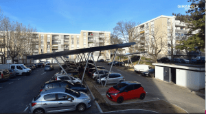 ombrière photovoltaïque sur un parking résidentiel