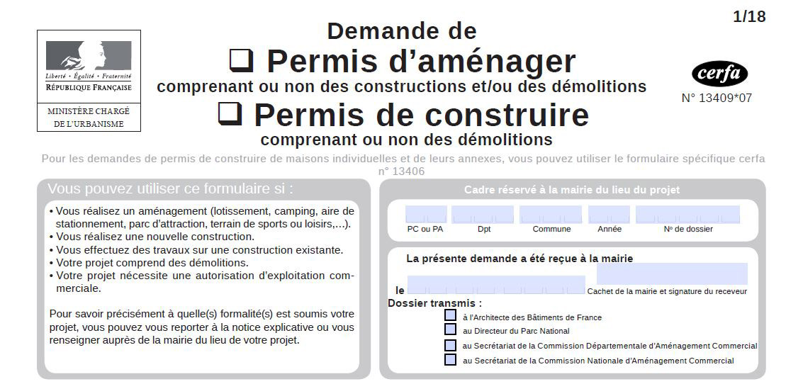 formulaire cerfa symbolisant la réglementation s'appliquant aux installations solaires en France