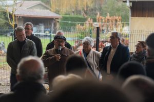 Élus locaux et partenaires réunis lors de l’inauguration du boulodrome photovoltaïque de la commune d’Artassenx
